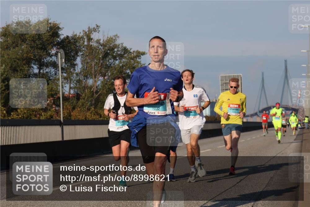 03.10.2025 - Köhlbrandbrückenlauf Luisa Fischer http://msf.ph/oto/8998621 03.10.2025 10:39:54 Position 3 1032, 1044 meine-sportfotos.de