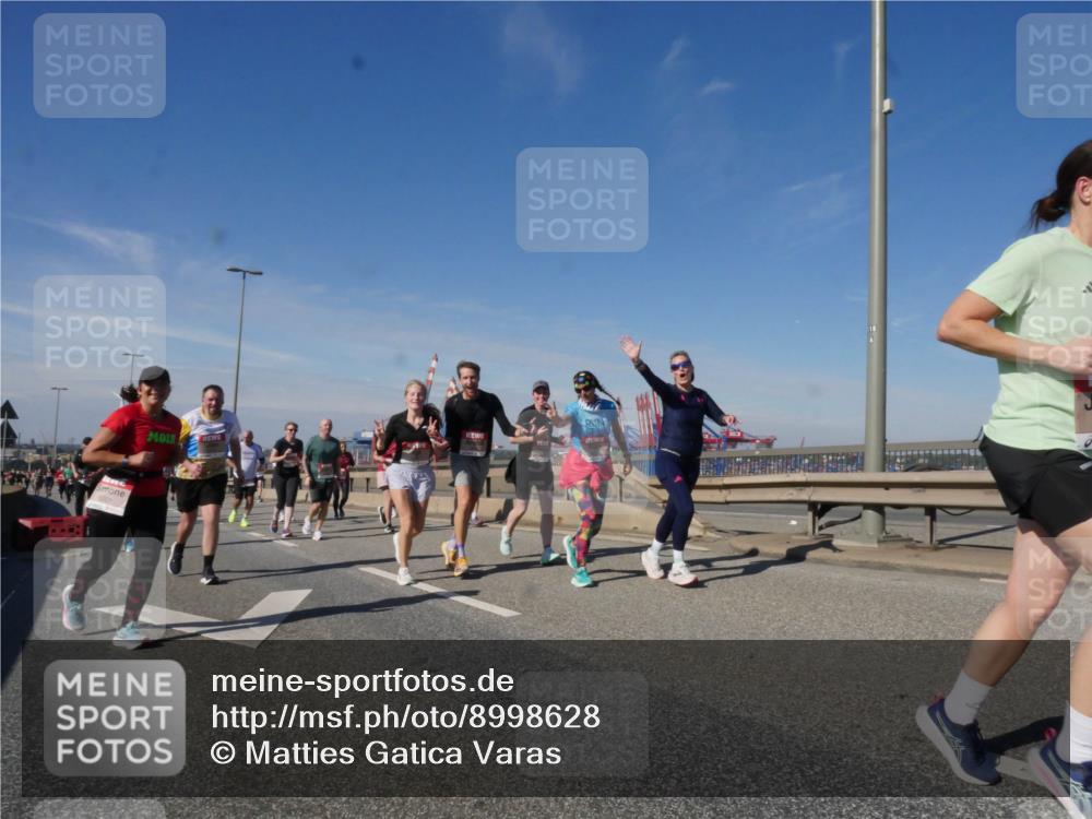 03.10.2025 - Köhlbrandbrückenlauf Matties Gatica Varas http://msf.ph/oto/8998628 03.10.2025 12:50:57 Position 2  meine-sportfotos.de
