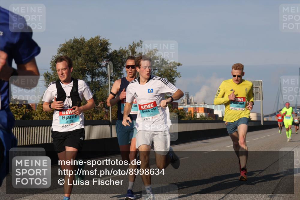 03.10.2025 - Köhlbrandbrückenlauf Luisa Fischer http://msf.ph/oto/8998634 03.10.2025 10:39:55 Position 3 3153, 3154, 1044 meine-sportfotos.de