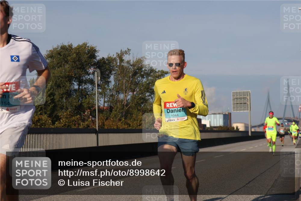 03.10.2025 - Köhlbrandbrückenlauf Luisa Fischer http://msf.ph/oto/8998642 03.10.2025 10:39:56 Position 3 154, 1044 meine-sportfotos.de