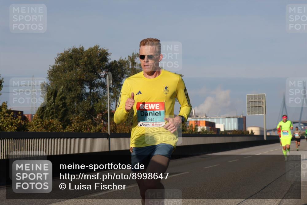 03.10.2025 - Köhlbrandbrückenlauf Luisa Fischer http://msf.ph/oto/8998647 03.10.2025 10:39:57 Position 3 044 meine-sportfotos.de