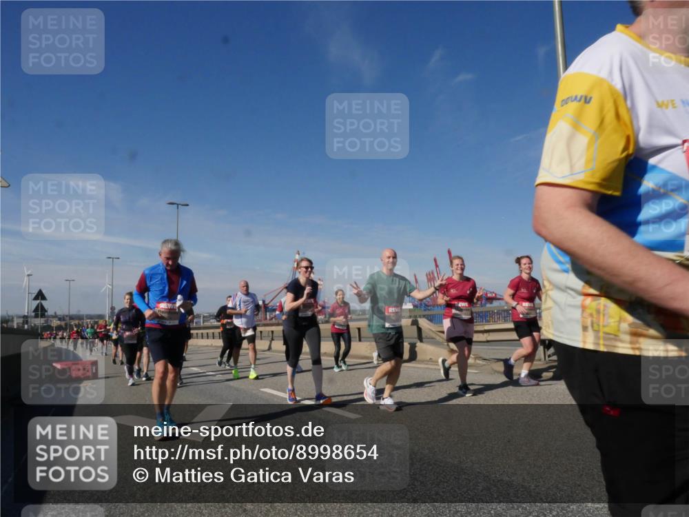03.10.2025 - Köhlbrandbrückenlauf Matties Gatica Varas http://msf.ph/oto/8998654 03.10.2025 12:51:00 Position 2  meine-sportfotos.de