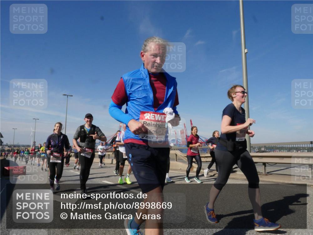 03.10.2025 - Köhlbrandbrückenlauf Matties Gatica Varas http://msf.ph/oto/8998669 03.10.2025 12:51:01 Position 2 5084 meine-sportfotos.de