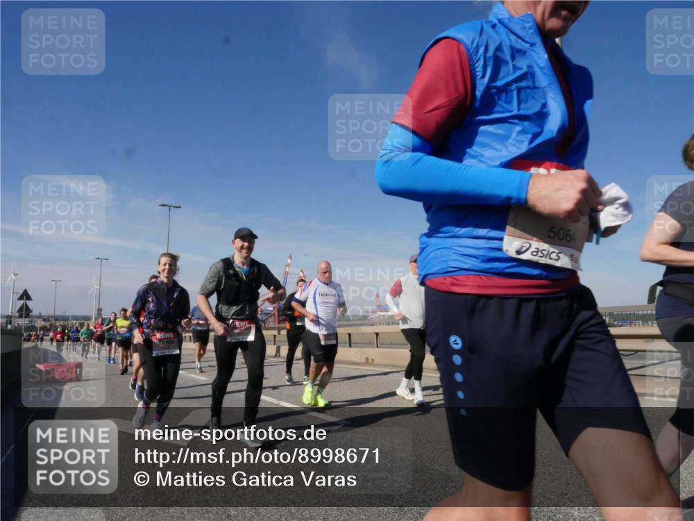 03.10.2025 - Köhlbrandbrückenlauf Matties Gatica Varas http://msf.ph/oto/8998671 03.10.2025 12:51:01 Position 2 5084 meine-sportfotos.de