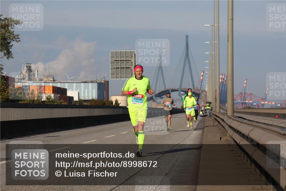 03.10.2025 - Köhlbrandbrückenlauf Luisa Fischer http://msf.ph/oto/8998672 03.10.2025 10:39:59 Position 3 3082 meine-sportfotos.de