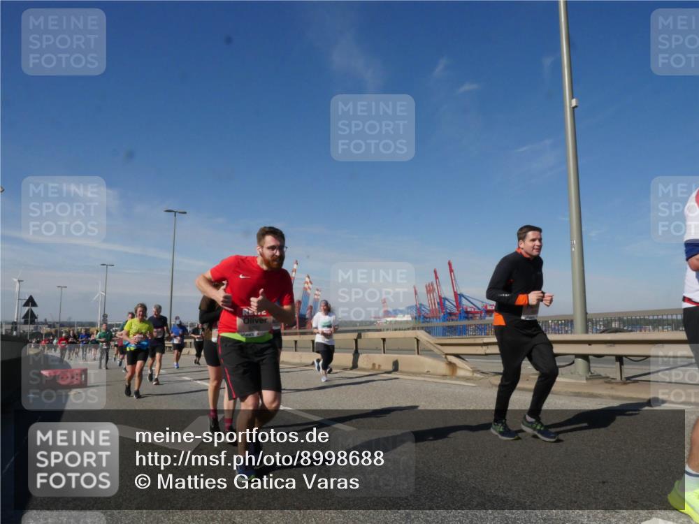 03.10.2025 - Köhlbrandbrückenlauf Matties Gatica Varas http://msf.ph/oto/8998688 03.10.2025 12:51:03 Position 2 6202 meine-sportfotos.de