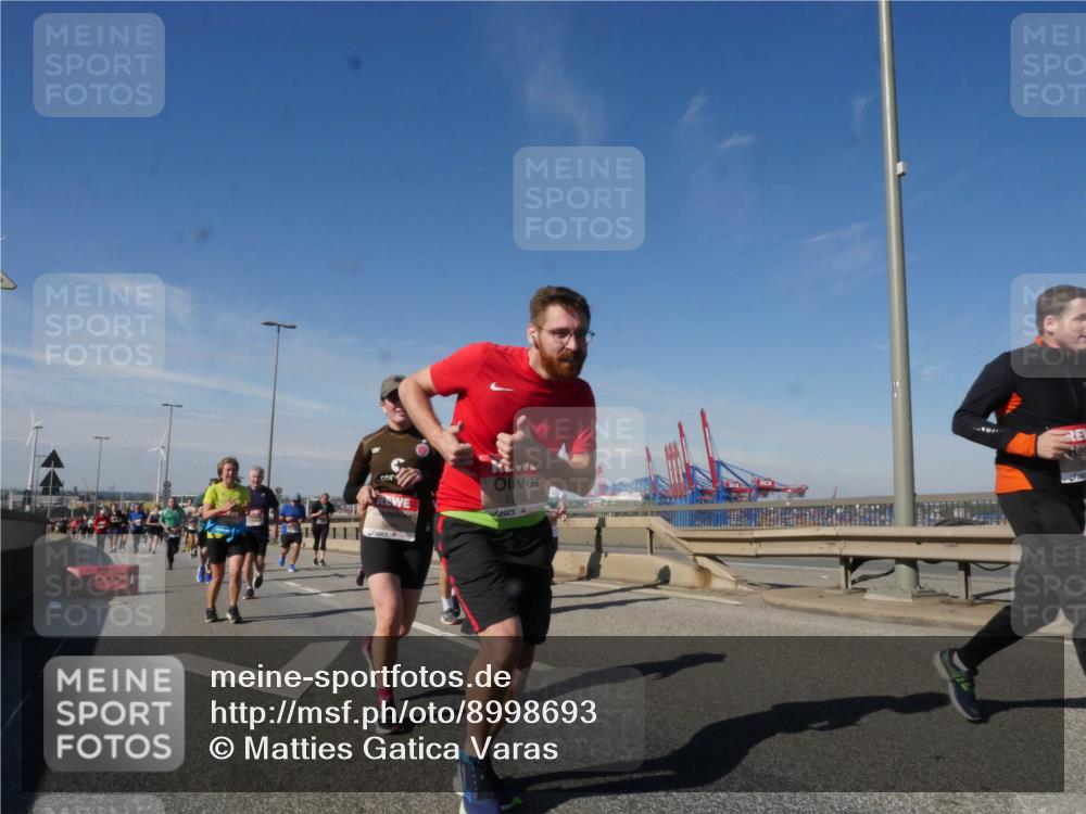 03.10.2025 - Köhlbrandbrückenlauf Matties Gatica Varas http://msf.ph/oto/8998693 03.10.2025 12:51:04 Position 2 6202 meine-sportfotos.de