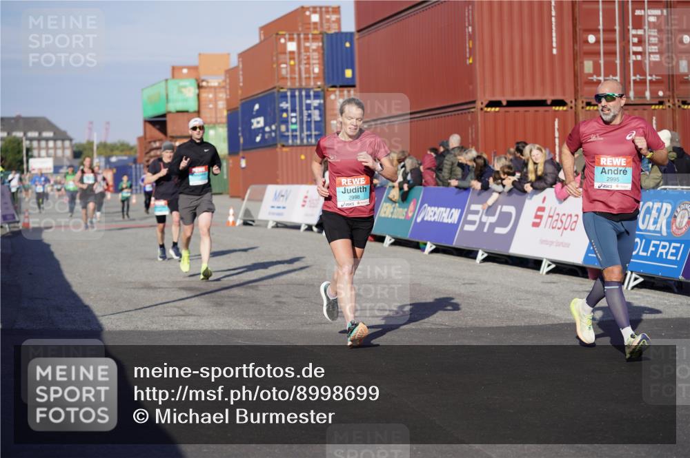 03.10.2025 - Köhlbrandbrückenlauf Michael Burmester http://msf.ph/oto/8998699 03.10.2025 10:03:14 Ziel 1072, 1111, 1207, 1274, 1682, 1836, 1931, 2995, 2998, 3655, 3802 meine-sportfotos.de
