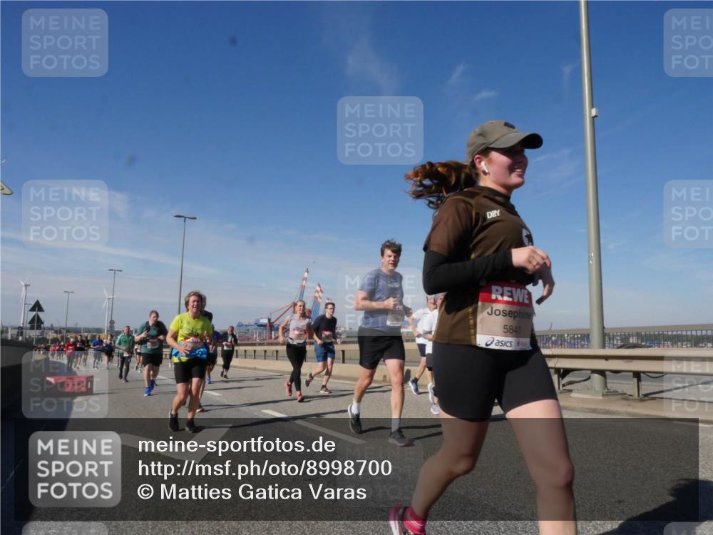 03.10.2025 - Köhlbrandbrückenlauf Matties Gatica Varas http://msf.ph/oto/8998700 03.10.2025 12:51:05 Position 2 5841 meine-sportfotos.de