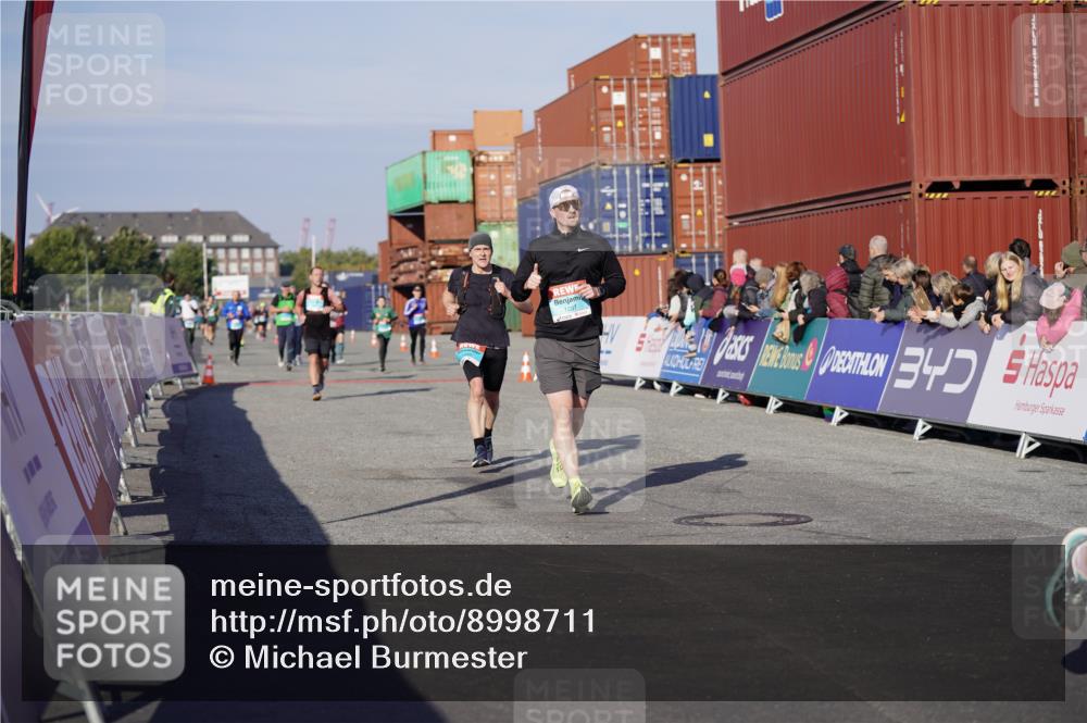 03.10.2025 - Köhlbrandbrückenlauf Michael Burmester http://msf.ph/oto/8998711 03.10.2025 10:03:15 Ziel 1072, 1207, 1274, 1682, 1836, 1931, 2995, 2998, 3802 meine-sportfotos.de