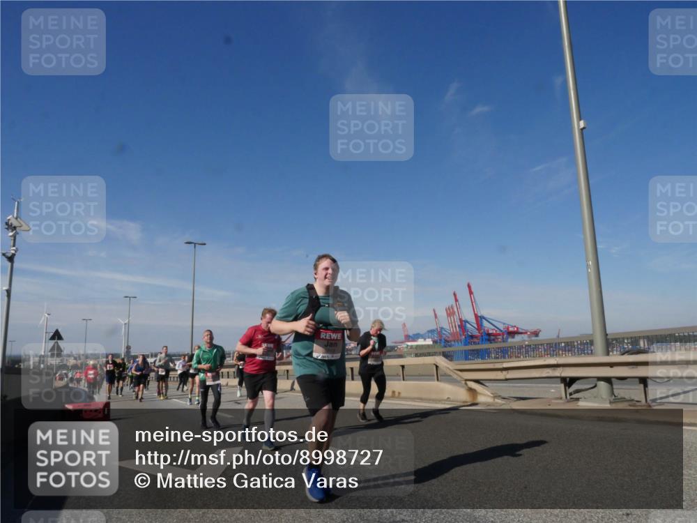03.10.2025 - Köhlbrandbrückenlauf Matties Gatica Varas http://msf.ph/oto/8998727 03.10.2025 12:51:08 Position 2  meine-sportfotos.de