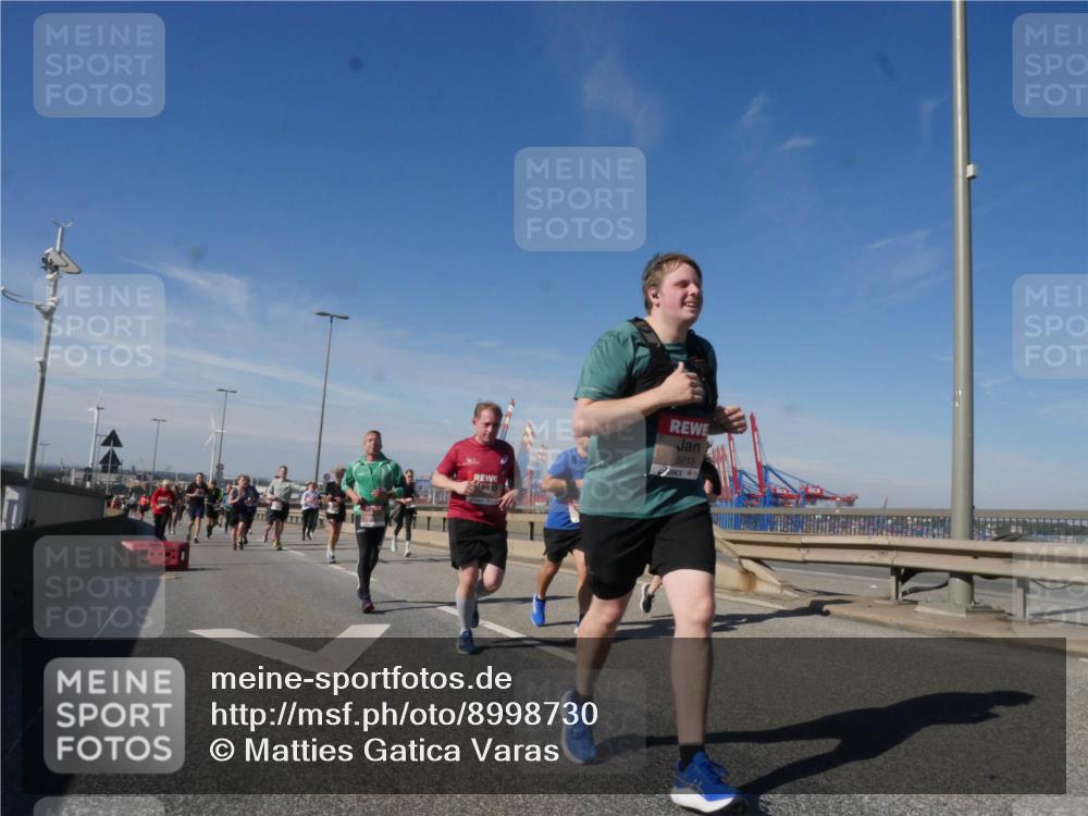 03.10.2025 - Köhlbrandbrückenlauf Matties Gatica Varas http://msf.ph/oto/8998730 03.10.2025 12:51:09 Position 2 5213 meine-sportfotos.de