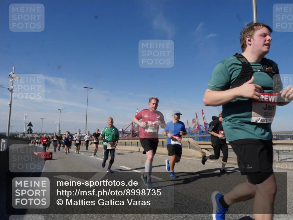 03.10.2025 - Köhlbrandbrückenlauf Matties Gatica Varas http://msf.ph/oto/8998735 03.10.2025 12:51:09 Position 2 11, 5213 meine-sportfotos.de