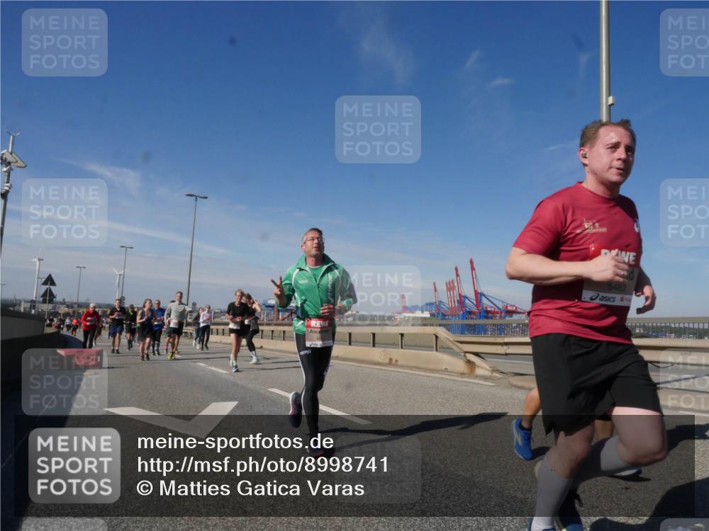 03.10.2025 - Köhlbrandbrückenlauf Matties Gatica Varas http://msf.ph/oto/8998741 03.10.2025 12:51:10 Position 2 1, 5483 meine-sportfotos.de