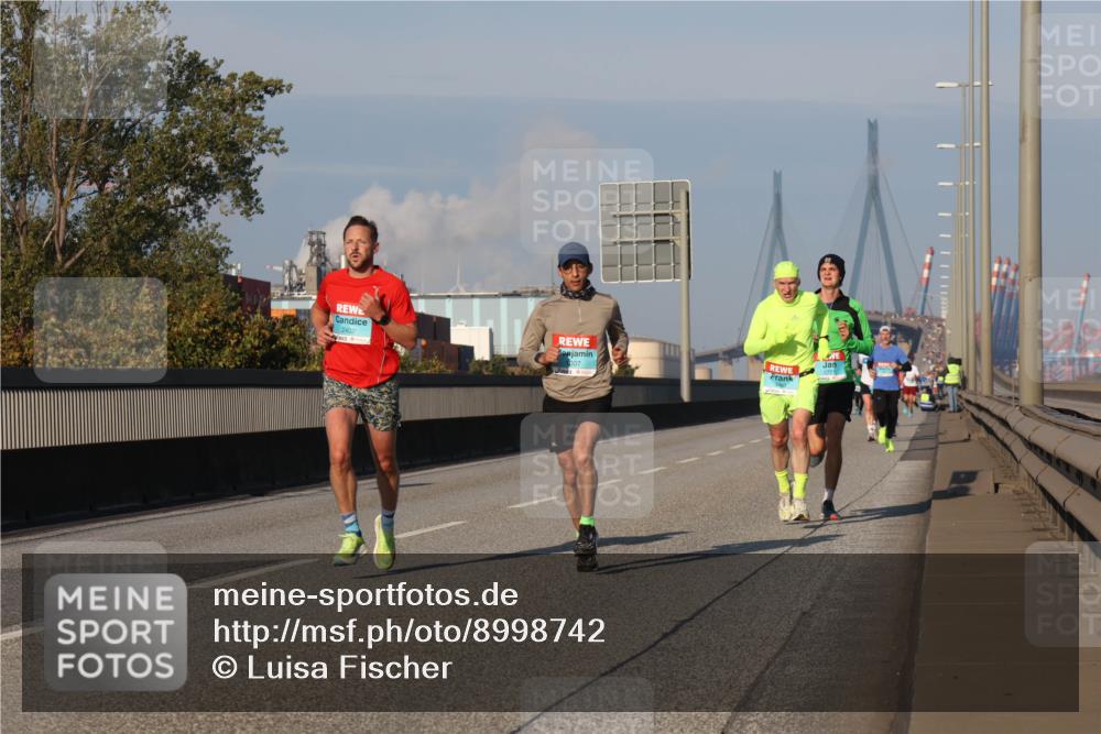 03.10.2025 - Köhlbrandbrückenlauf Luisa Fischer http://msf.ph/oto/8998742 03.10.2025 10:40:05 Position 3 1, 1007 meine-sportfotos.de