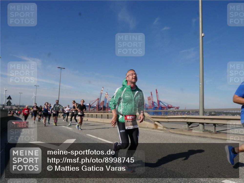 03.10.2025 - Köhlbrandbrückenlauf Matties Gatica Varas http://msf.ph/oto/8998745 03.10.2025 12:51:11 Position 2 48 meine-sportfotos.de