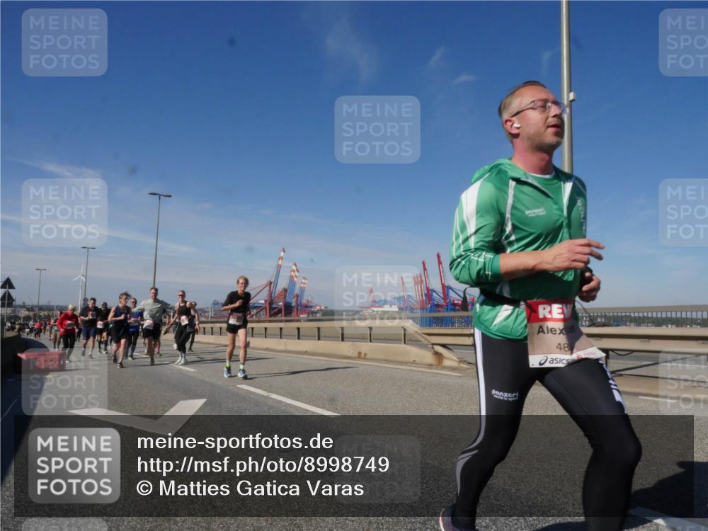 03.10.2025 - Köhlbrandbrückenlauf Matties Gatica Varas http://msf.ph/oto/8998749 03.10.2025 12:51:11 Position 2 48 meine-sportfotos.de