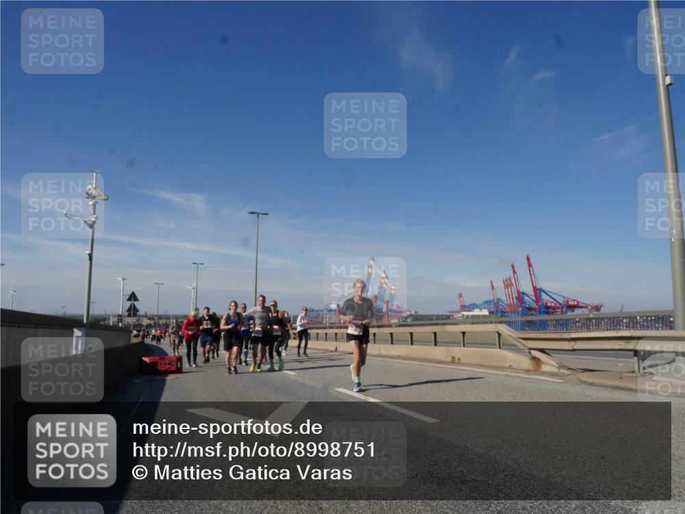 03.10.2025 - Köhlbrandbrückenlauf Matties Gatica Varas http://msf.ph/oto/8998751 03.10.2025 12:51:12 Position 2  meine-sportfotos.de