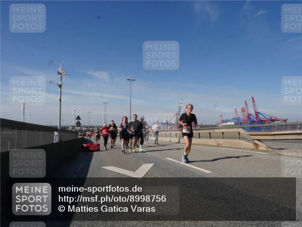 03.10.2025 - Köhlbrandbrückenlauf Matties Gatica Varas http://msf.ph/oto/8998756 03.10.2025 12:51:12 Position 2  meine-sportfotos.de