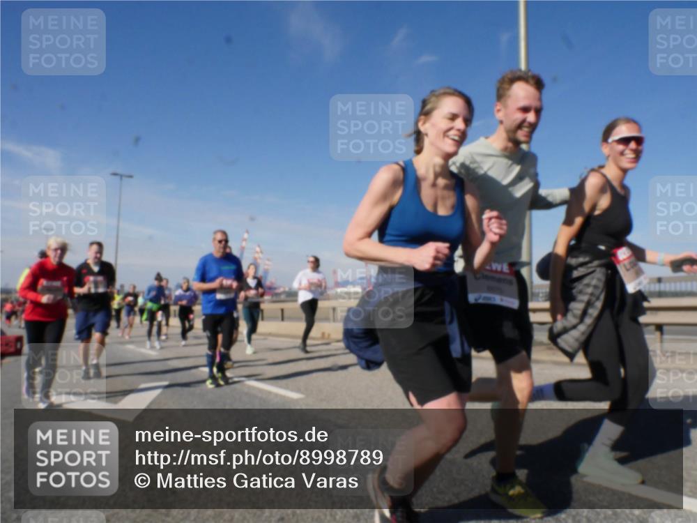 03.10.2025 - Köhlbrandbrückenlauf Matties Gatica Varas http://msf.ph/oto/8998789 03.10.2025 12:51:16 Position 2  meine-sportfotos.de
