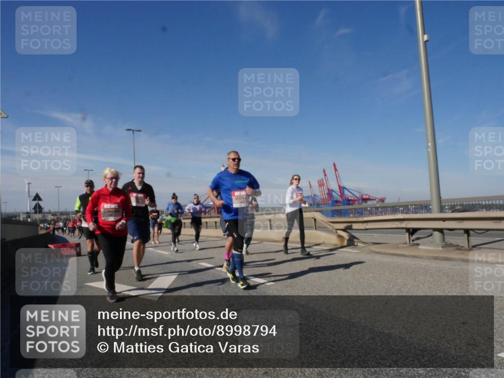 03.10.2025 - Köhlbrandbrückenlauf Matties Gatica Varas http://msf.ph/oto/8998794 03.10.2025 12:51:16 Position 2  meine-sportfotos.de