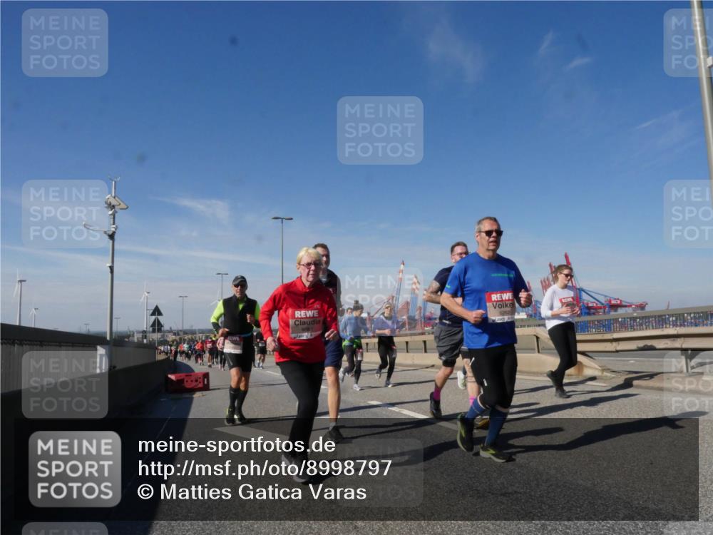 03.10.2025 - Köhlbrandbrückenlauf Matties Gatica Varas http://msf.ph/oto/8998797 03.10.2025 12:51:17 Position 2  meine-sportfotos.de