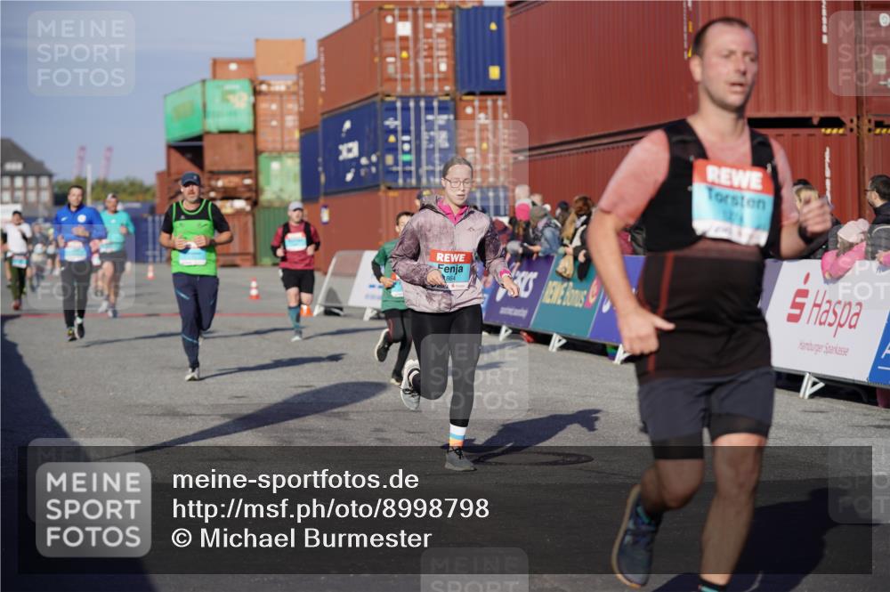 03.10.2025 - Köhlbrandbrückenlauf Michael Burmester http://msf.ph/oto/8998798 03.10.2025 10:03:22 Ziel 1207, 1274, 1682, 1808, 1864, 2944, 3066, 3404, 3498, 3731 meine-sportfotos.de