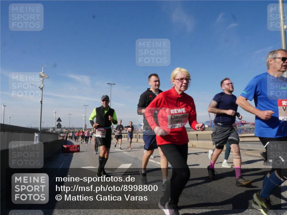 03.10.2025 - Köhlbrandbrückenlauf Matties Gatica Varas http://msf.ph/oto/8998800 03.10.2025 12:51:17 Position 2 4887 meine-sportfotos.de