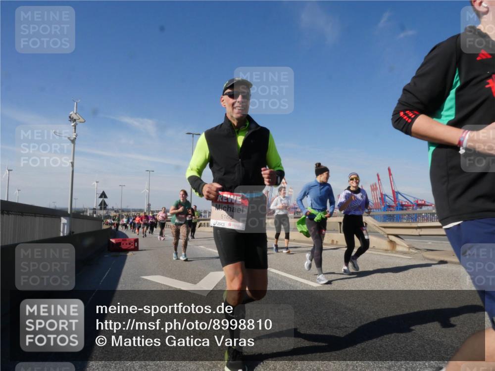 03.10.2025 - Köhlbrandbrückenlauf Matties Gatica Varas http://msf.ph/oto/8998810 03.10.2025 12:51:18 Position 2 5160 meine-sportfotos.de