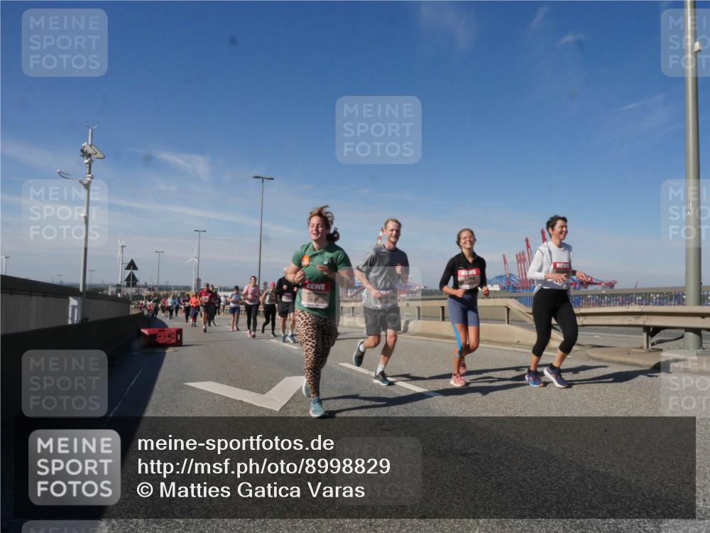 03.10.2025 - Köhlbrandbrückenlauf Matties Gatica Varas http://msf.ph/oto/8998829 03.10.2025 12:51:20 Position 2  meine-sportfotos.de