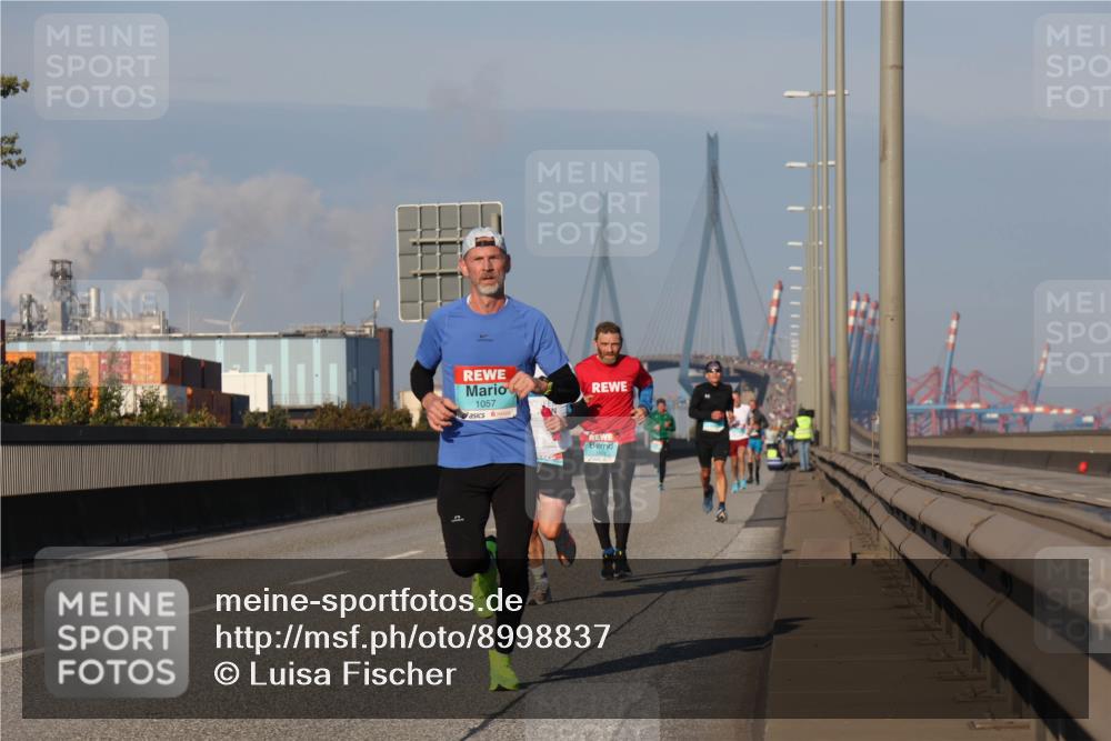 03.10.2025 - Köhlbrandbrückenlauf Luisa Fischer http://msf.ph/oto/8998837 03.10.2025 10:40:14 Position 3 1057 meine-sportfotos.de