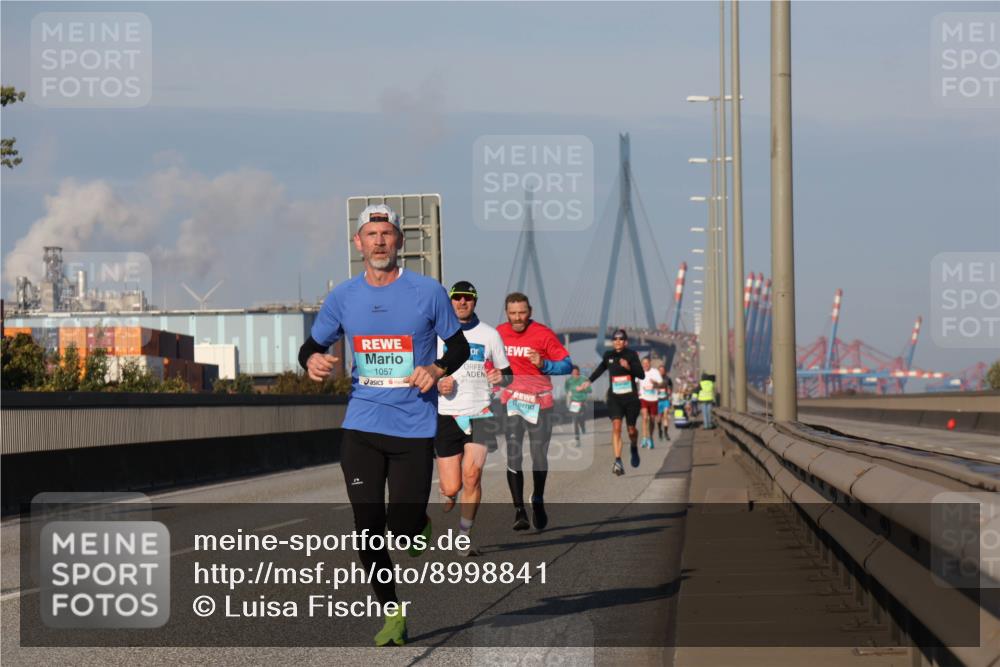 03.10.2025 - Köhlbrandbrückenlauf Luisa Fischer http://msf.ph/oto/8998841 03.10.2025 10:40:15 Position 3 1057 meine-sportfotos.de