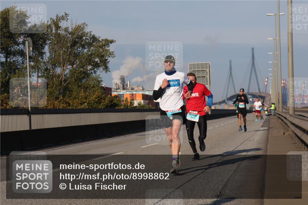 03.10.2025 - Köhlbrandbrückenlauf Luisa Fischer http://msf.ph/oto/8998862 03.10.2025 10:40:17 Position 3 340 meine-sportfotos.de