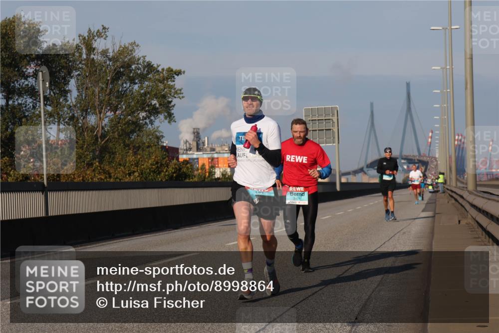 03.10.2025 - Köhlbrandbrückenlauf Luisa Fischer http://msf.ph/oto/8998864 03.10.2025 10:40:18 Position 3 3401 meine-sportfotos.de