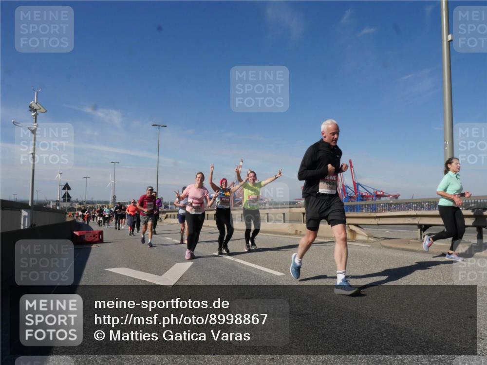 03.10.2025 - Köhlbrandbrückenlauf Matties Gatica Varas http://msf.ph/oto/8998867 03.10.2025 12:51:24 Position 2  meine-sportfotos.de