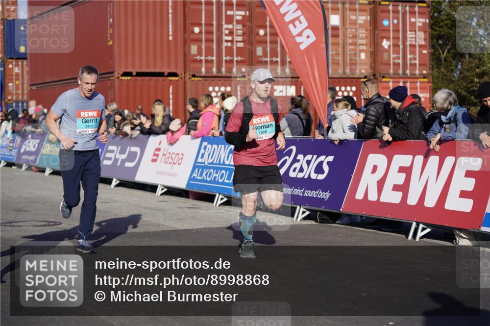 03.10.2025 - Köhlbrandbrückenlauf Michael Burmester http://msf.ph/oto/8998868 03.10.2025 10:03:27 Ziel 1326, 1808, 1864, 2944, 3066, 3344, 3404, 3498, 3731 meine-sportfotos.de