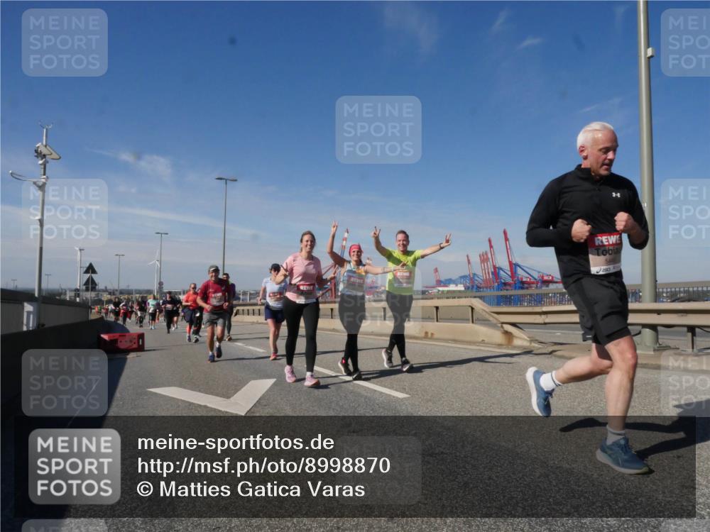 03.10.2025 - Köhlbrandbrückenlauf Matties Gatica Varas http://msf.ph/oto/8998870 03.10.2025 12:51:24 Position 2  meine-sportfotos.de