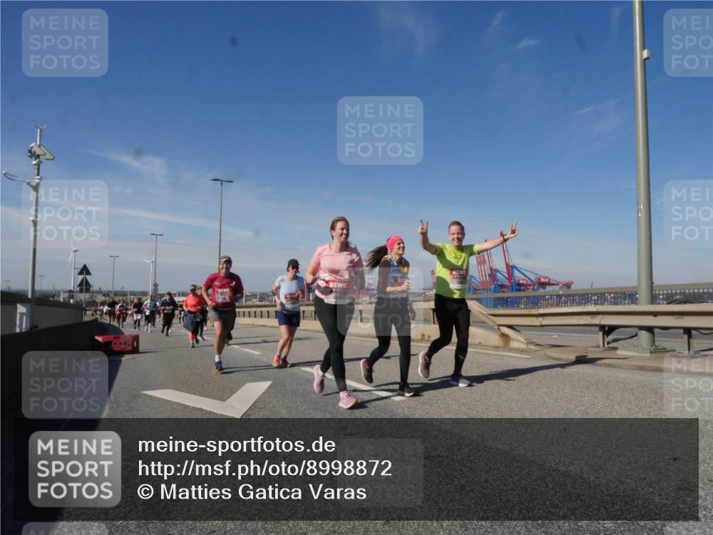 03.10.2025 - Köhlbrandbrückenlauf Matties Gatica Varas http://msf.ph/oto/8998872 03.10.2025 12:51:25 Position 2  meine-sportfotos.de