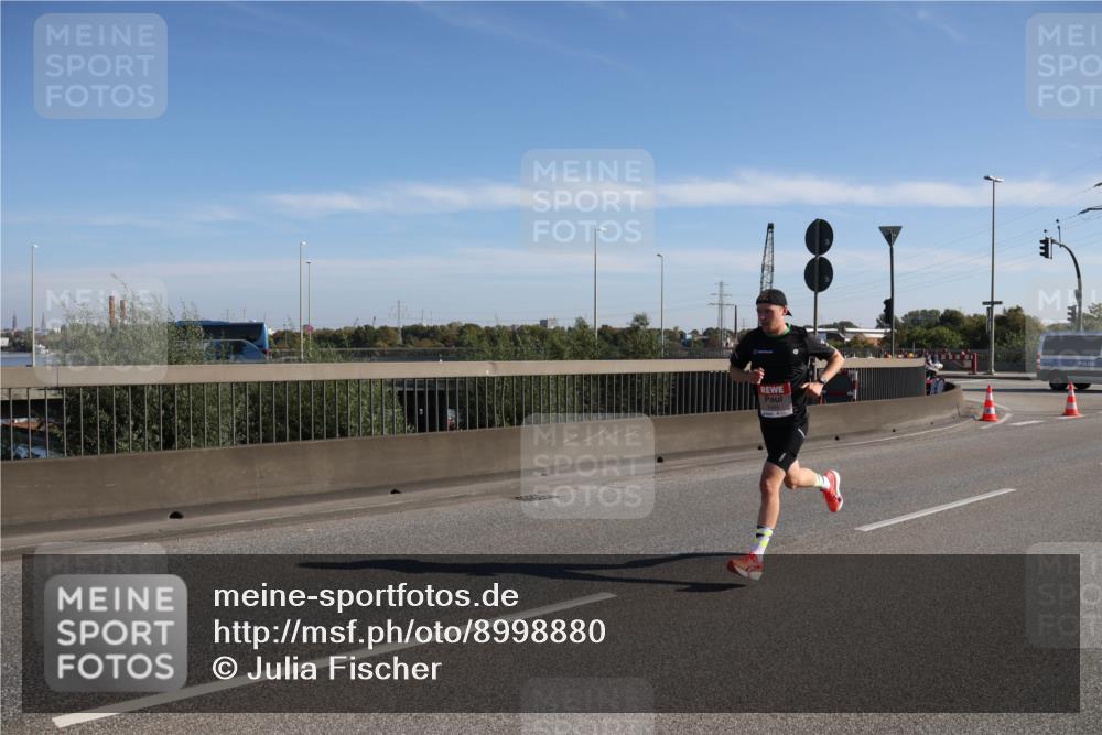 03.10.2025 - Köhlbrandbrückenlauf Julia Fischer http://msf.ph/oto/8998880 03.10.2025 12:09:10 Position 3  meine-sportfotos.de