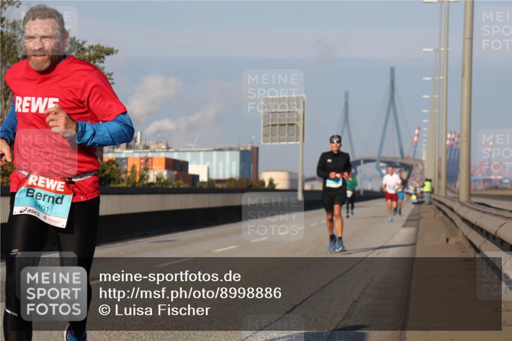 03.10.2025 - Köhlbrandbrückenlauf Luisa Fischer http://msf.ph/oto/8998886 03.10.2025 10:40:20 Position 3 3401 meine-sportfotos.de