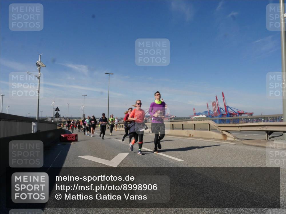 03.10.2025 - Köhlbrandbrückenlauf Matties Gatica Varas http://msf.ph/oto/8998906 03.10.2025 12:51:28 Position 2 118 meine-sportfotos.de