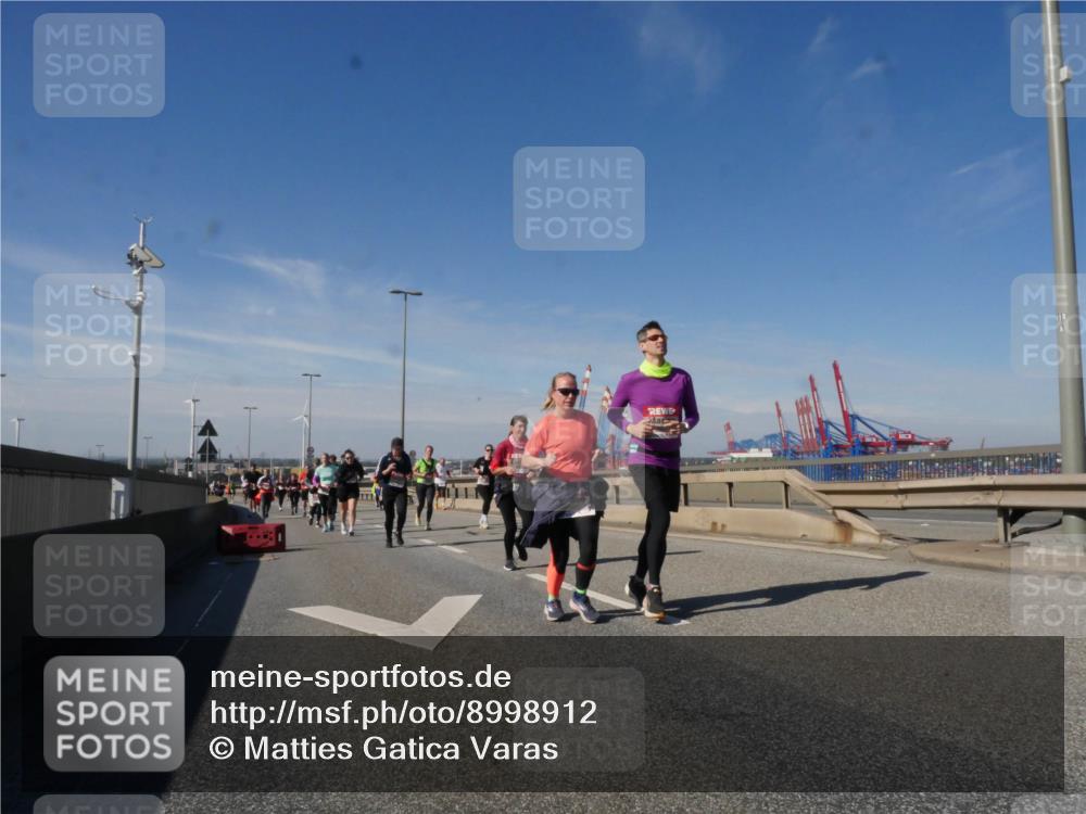 03.10.2025 - Köhlbrandbrückenlauf Matties Gatica Varas http://msf.ph/oto/8998912 03.10.2025 12:51:28 Position 2 18 meine-sportfotos.de