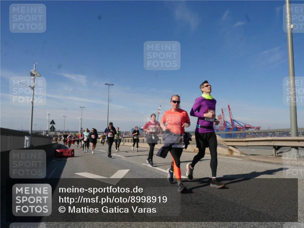 03.10.2025 - Köhlbrandbrückenlauf Matties Gatica Varas http://msf.ph/oto/8998919 03.10.2025 12:51:29 Position 2  meine-sportfotos.de