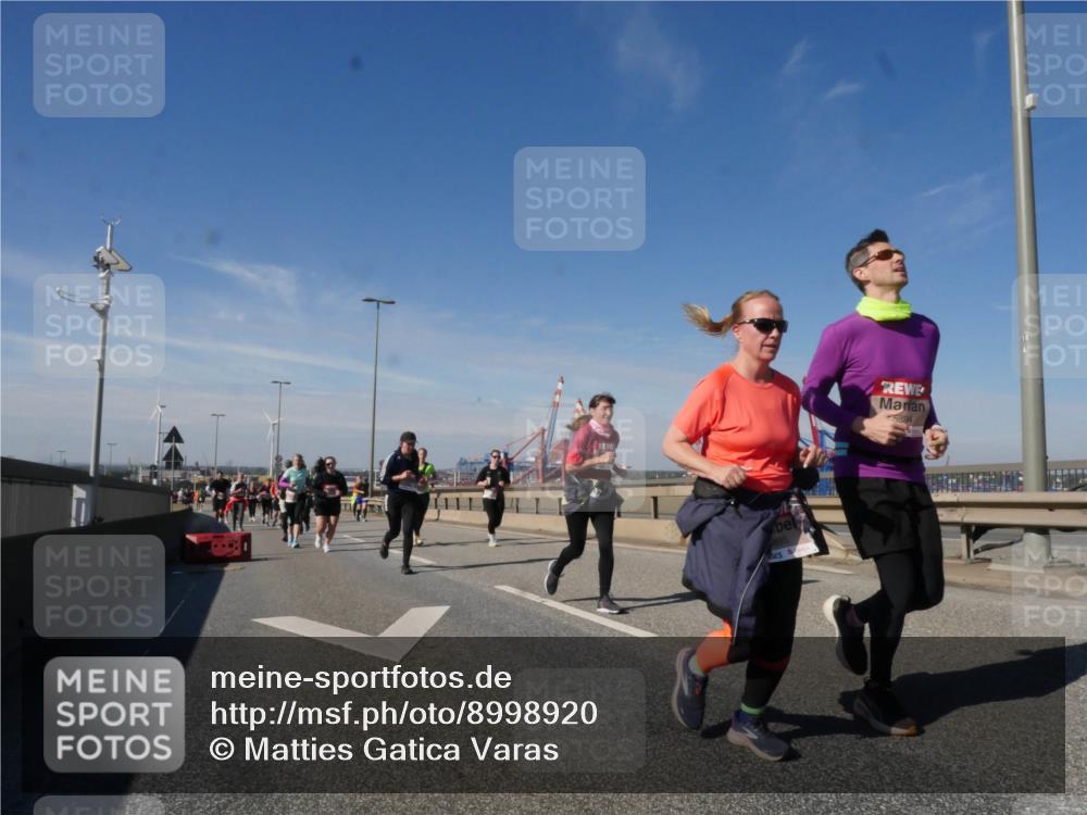 03.10.2025 - Köhlbrandbrückenlauf Matties Gatica Varas http://msf.ph/oto/8998920 03.10.2025 12:51:29 Position 2 895, 5894 meine-sportfotos.de