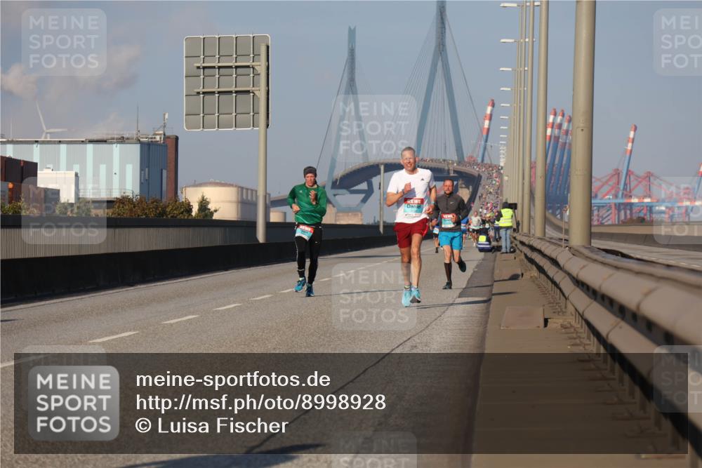 03.10.2025 - Köhlbrandbrückenlauf Luisa Fischer http://msf.ph/oto/8998928 03.10.2025 10:40:24 Position 3  meine-sportfotos.de