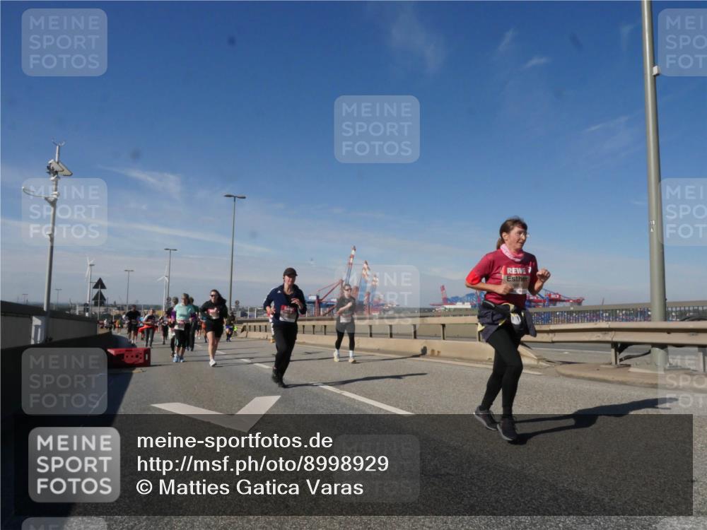 03.10.2025 - Köhlbrandbrückenlauf Matties Gatica Varas http://msf.ph/oto/8998929 03.10.2025 12:51:30 Position 2  meine-sportfotos.de