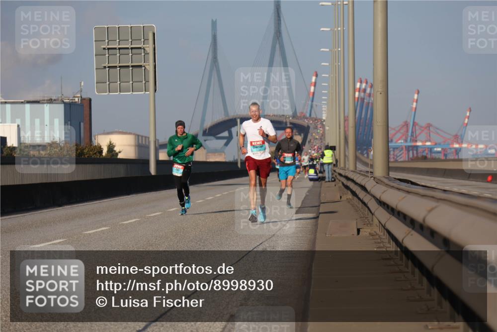 03.10.2025 - Köhlbrandbrückenlauf Luisa Fischer http://msf.ph/oto/8998930 03.10.2025 10:40:24 Position 3  meine-sportfotos.de