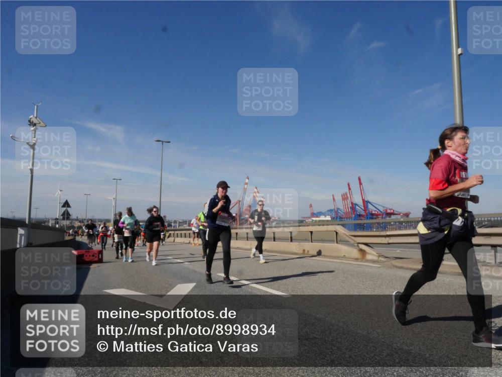 03.10.2025 - Köhlbrandbrückenlauf Matties Gatica Varas http://msf.ph/oto/8998934 03.10.2025 12:51:31 Position 2  meine-sportfotos.de