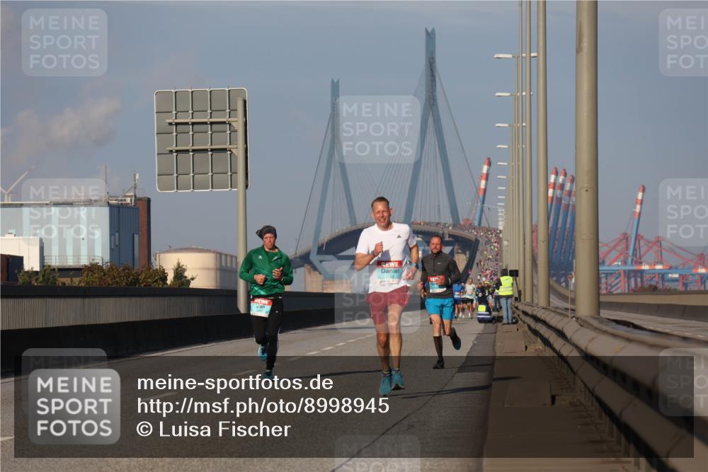 03.10.2025 - Köhlbrandbrückenlauf Luisa Fischer http://msf.ph/oto/8998945 03.10.2025 10:40:25 Position 3  meine-sportfotos.de