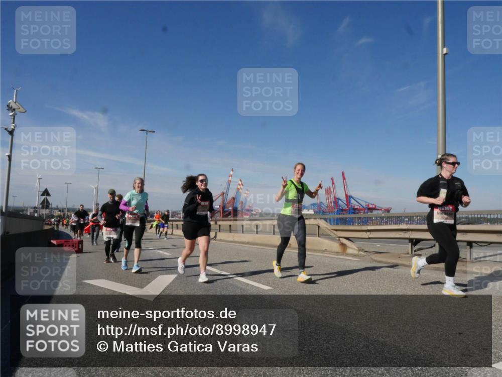 03.10.2025 - Köhlbrandbrückenlauf Matties Gatica Varas http://msf.ph/oto/8998947 03.10.2025 12:51:33 Position 2  meine-sportfotos.de